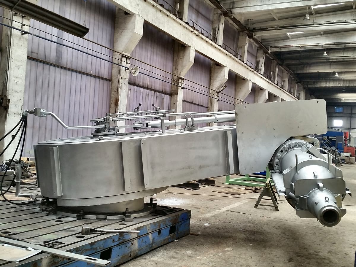 Forging manipulator tongs in assembly