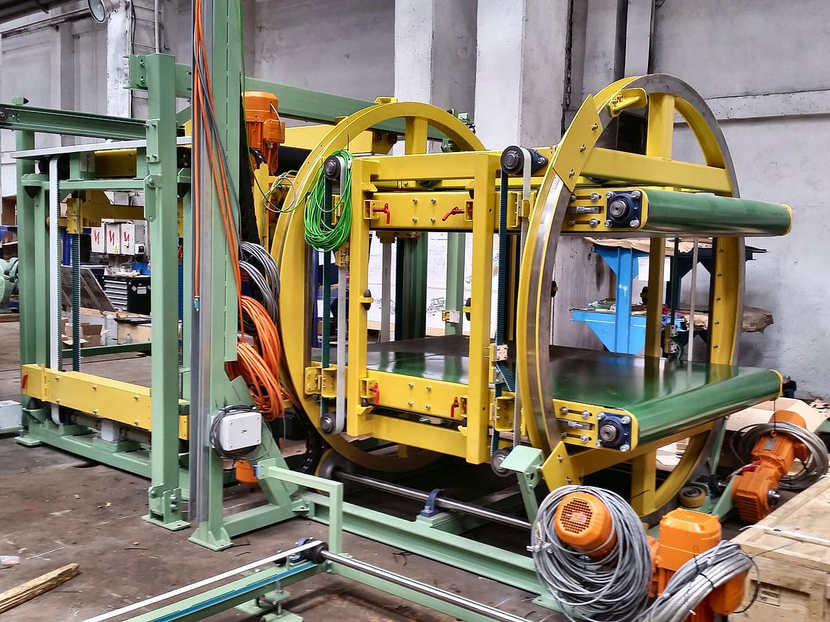 Stacking and packing lines