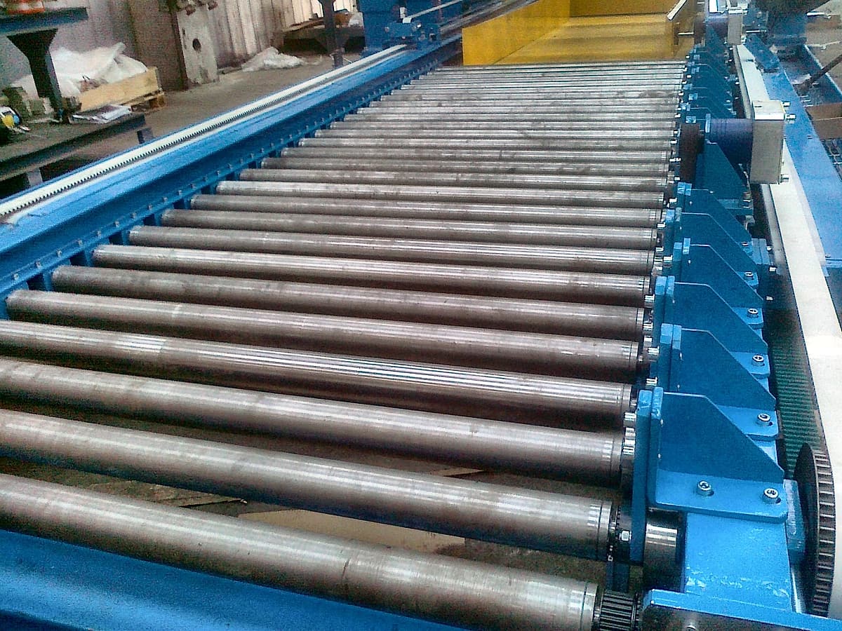 Roller conveyors